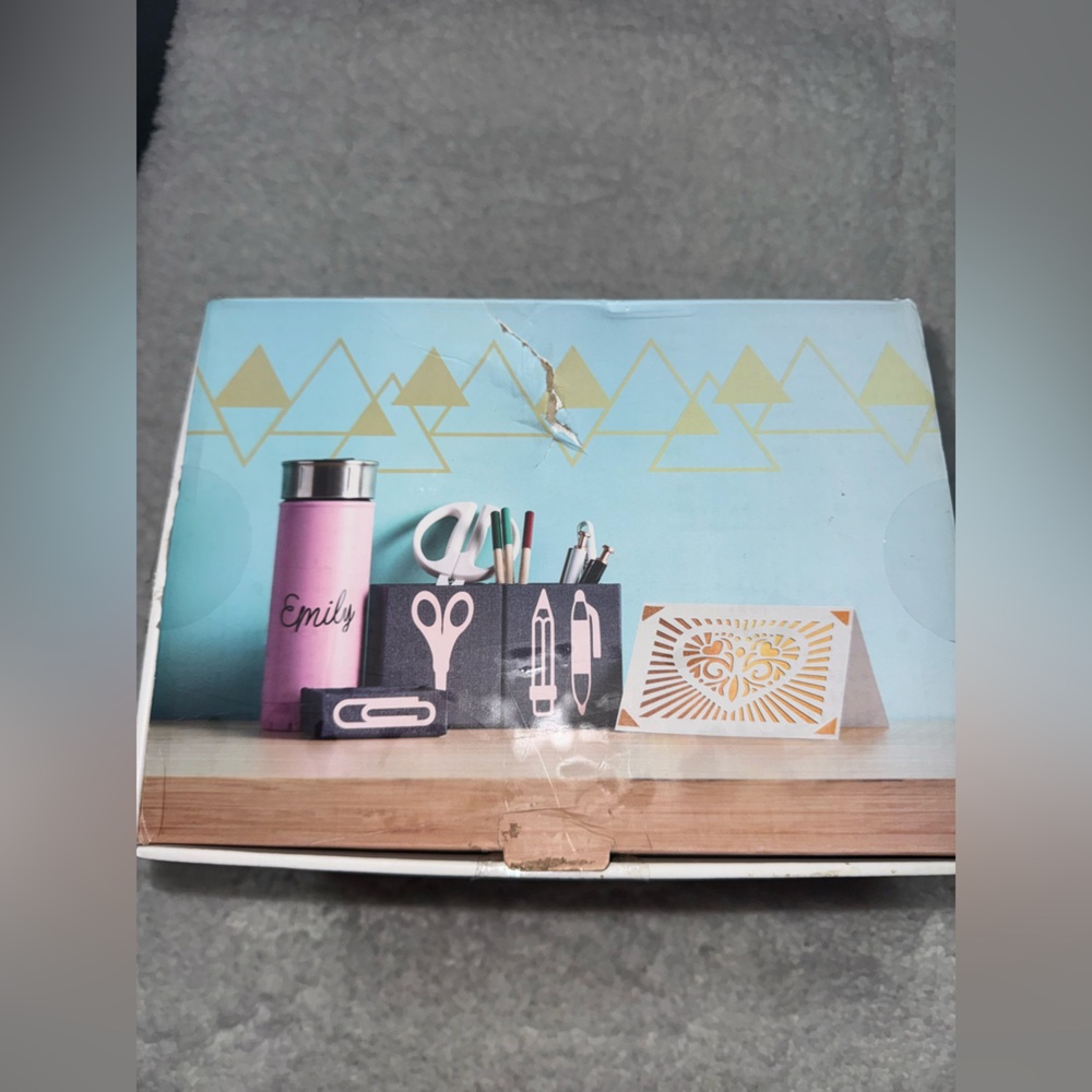 Cricut Joy White and Teal Crafting Tool-Preloved - Picture 7 of 7